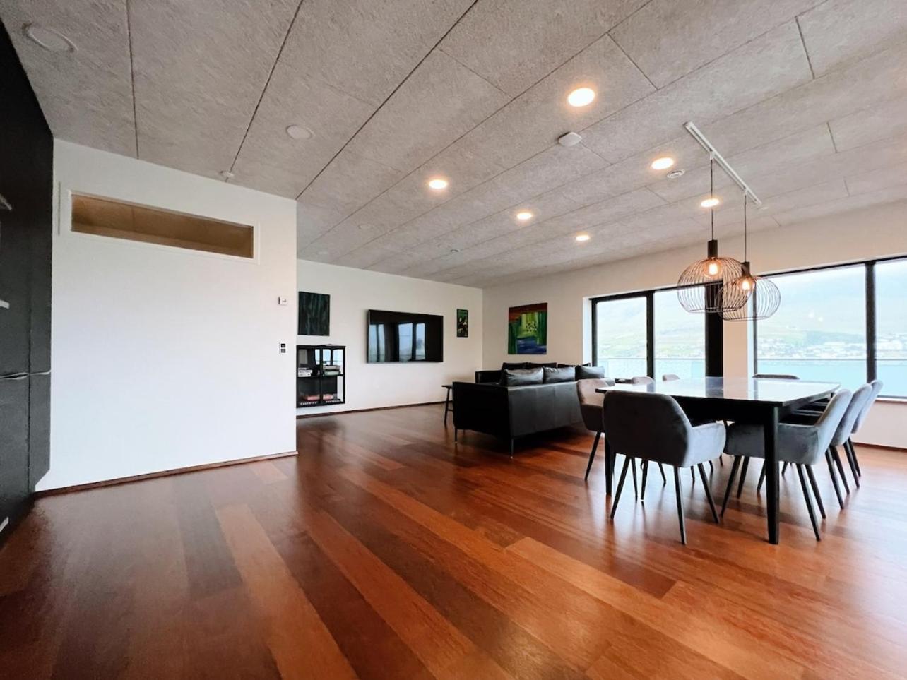 Stunning Ocean View Penthouse Apartment Oravik Eksteriør bilde